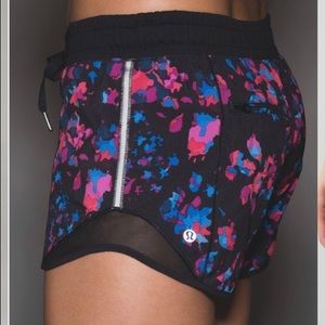 Lululemon Hotty Hot Short